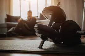 帅哥美女组合好生养眼啊！拉文的初恋美女老婆告别芝加哥