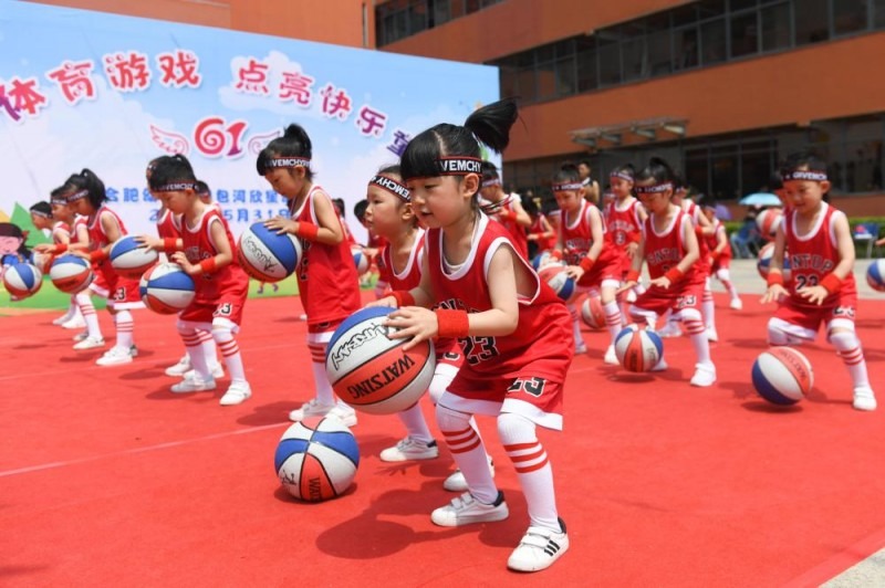 2025 年 12 月 27 日：棒球界共同庆祝历史上今天出生的巨星，包括阿罗萨雷纳等