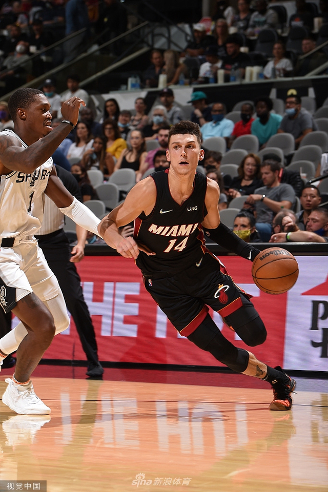 场震撼足坛 场震撼足坛